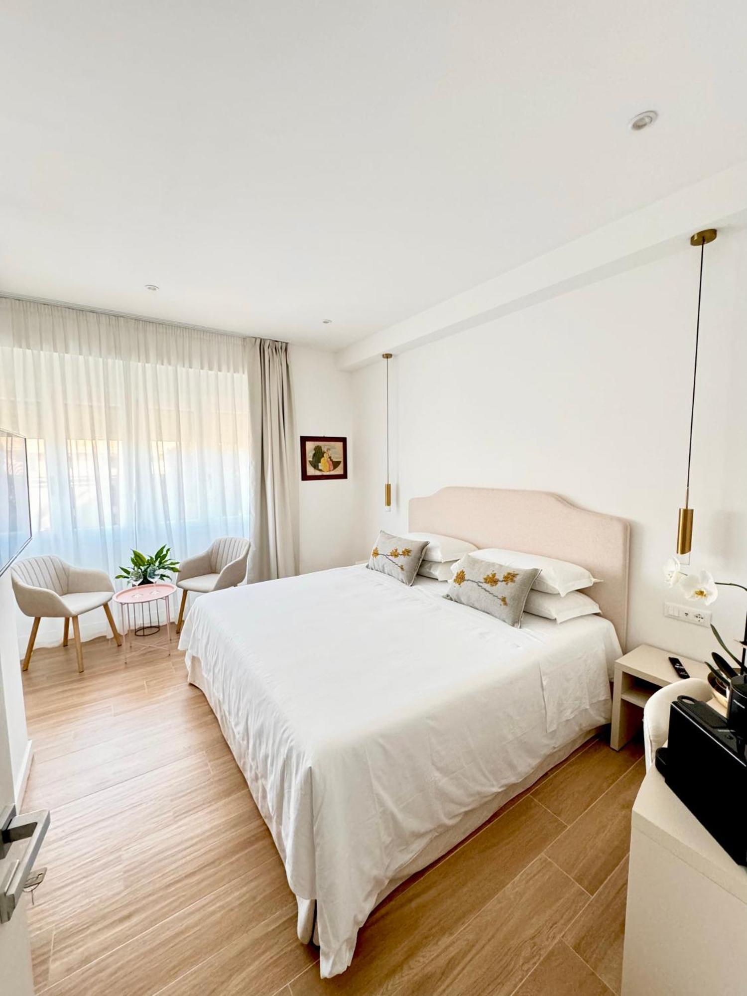 Feel Boutique Rooms Oristano Exterior foto